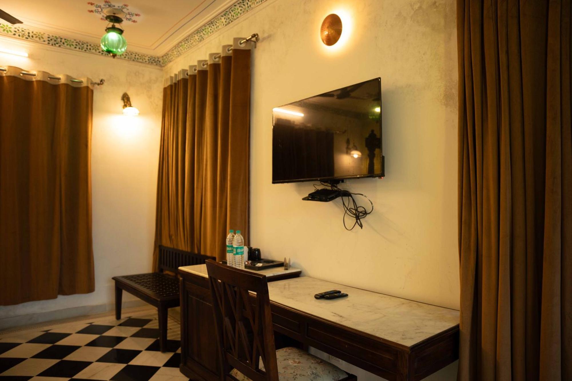 Hotel Karohi Villa Ουνταϊπούρ Εξωτερικό φωτογραφία