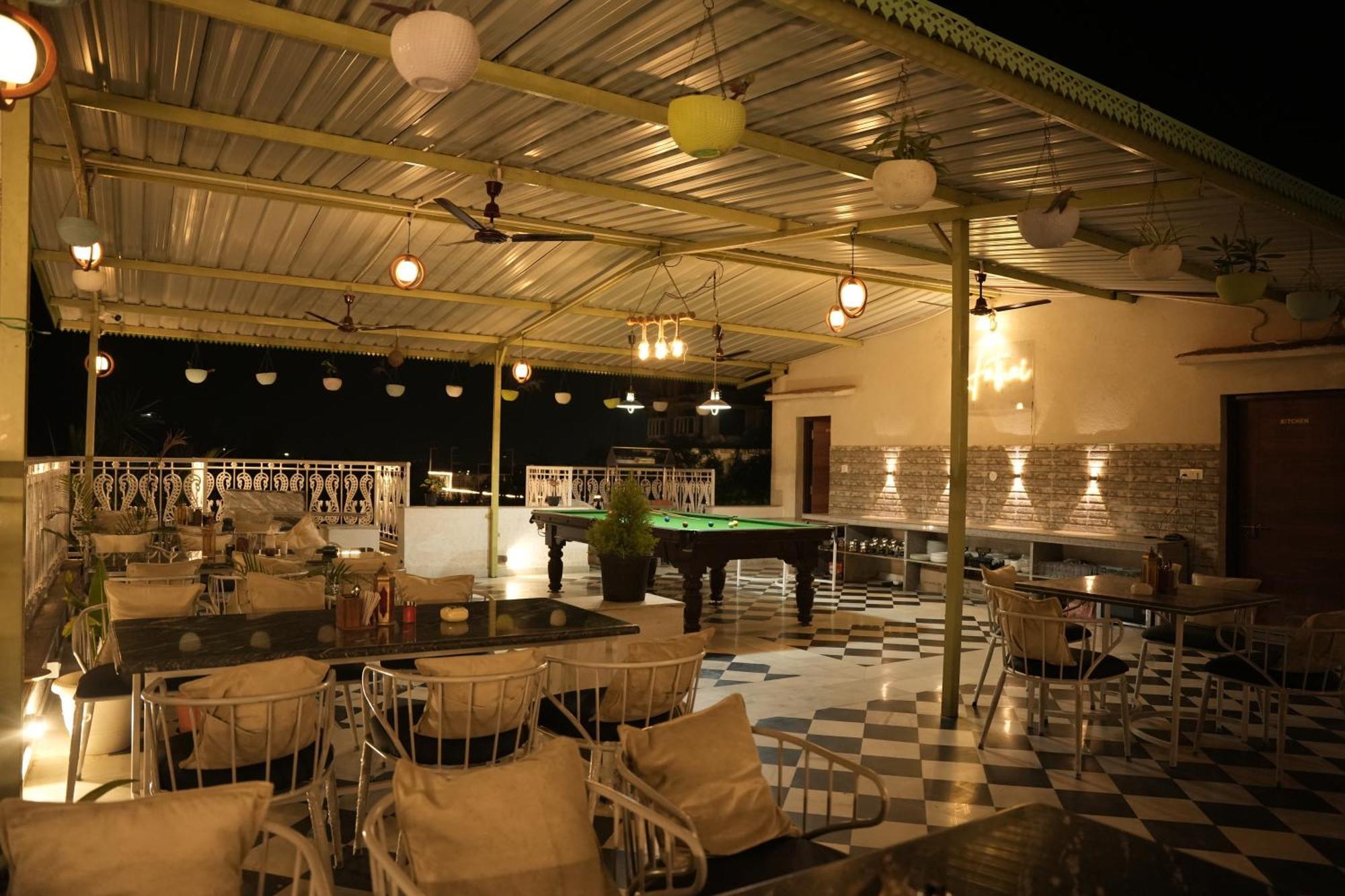 Hotel Karohi Villa Ουνταϊπούρ Εξωτερικό φωτογραφία
