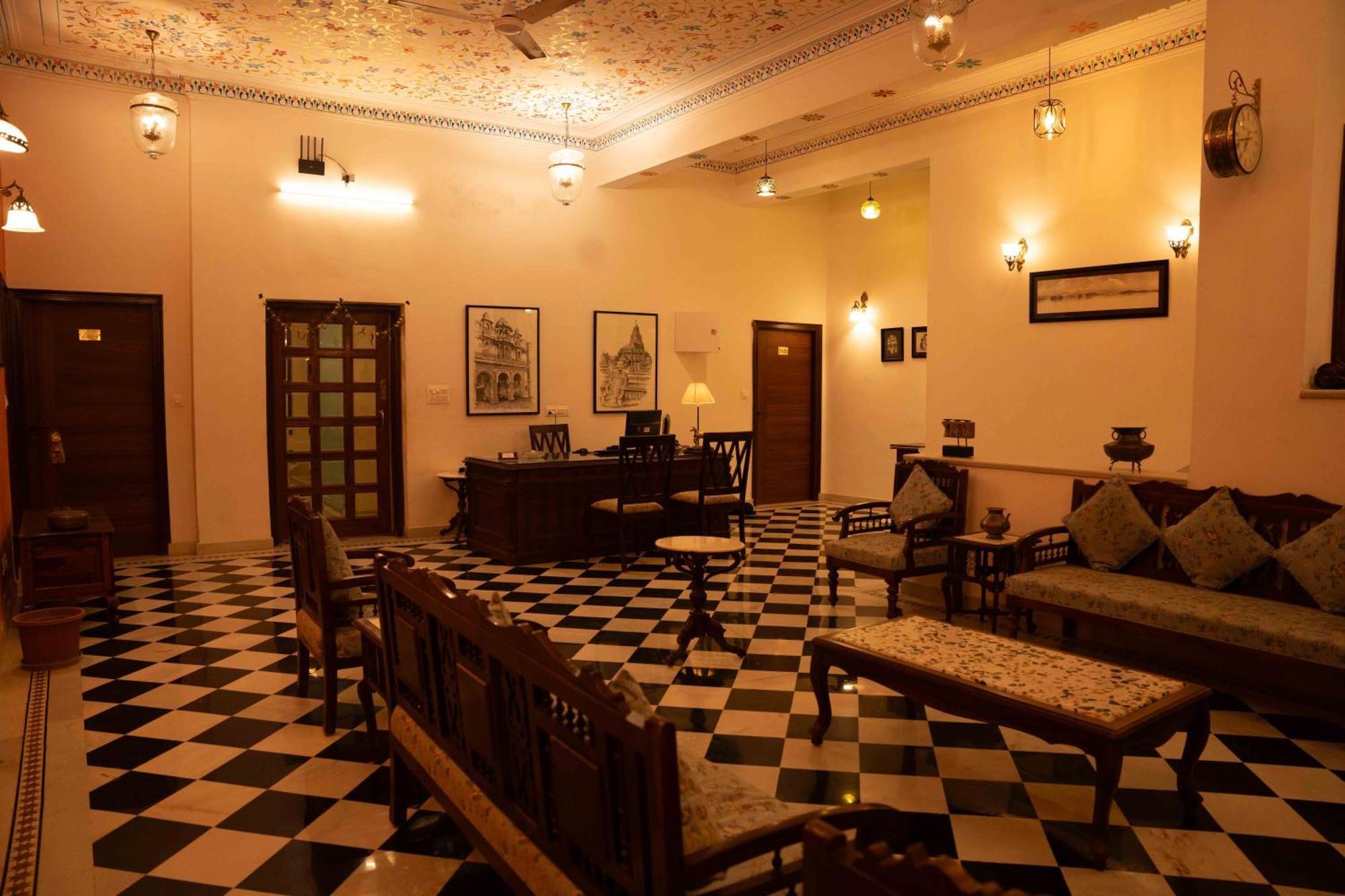 Hotel Karohi Villa Ουνταϊπούρ Εξωτερικό φωτογραφία
