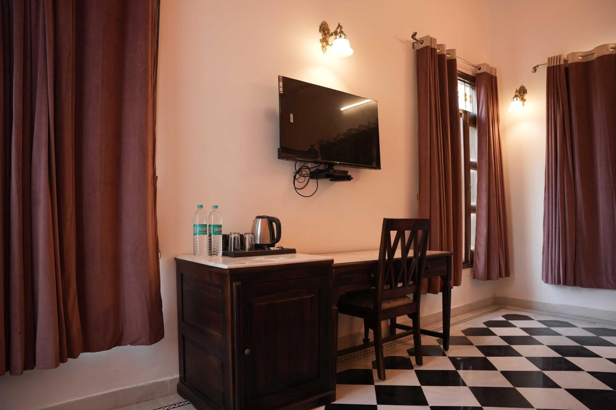 Hotel Karohi Villa Ουνταϊπούρ Εξωτερικό φωτογραφία