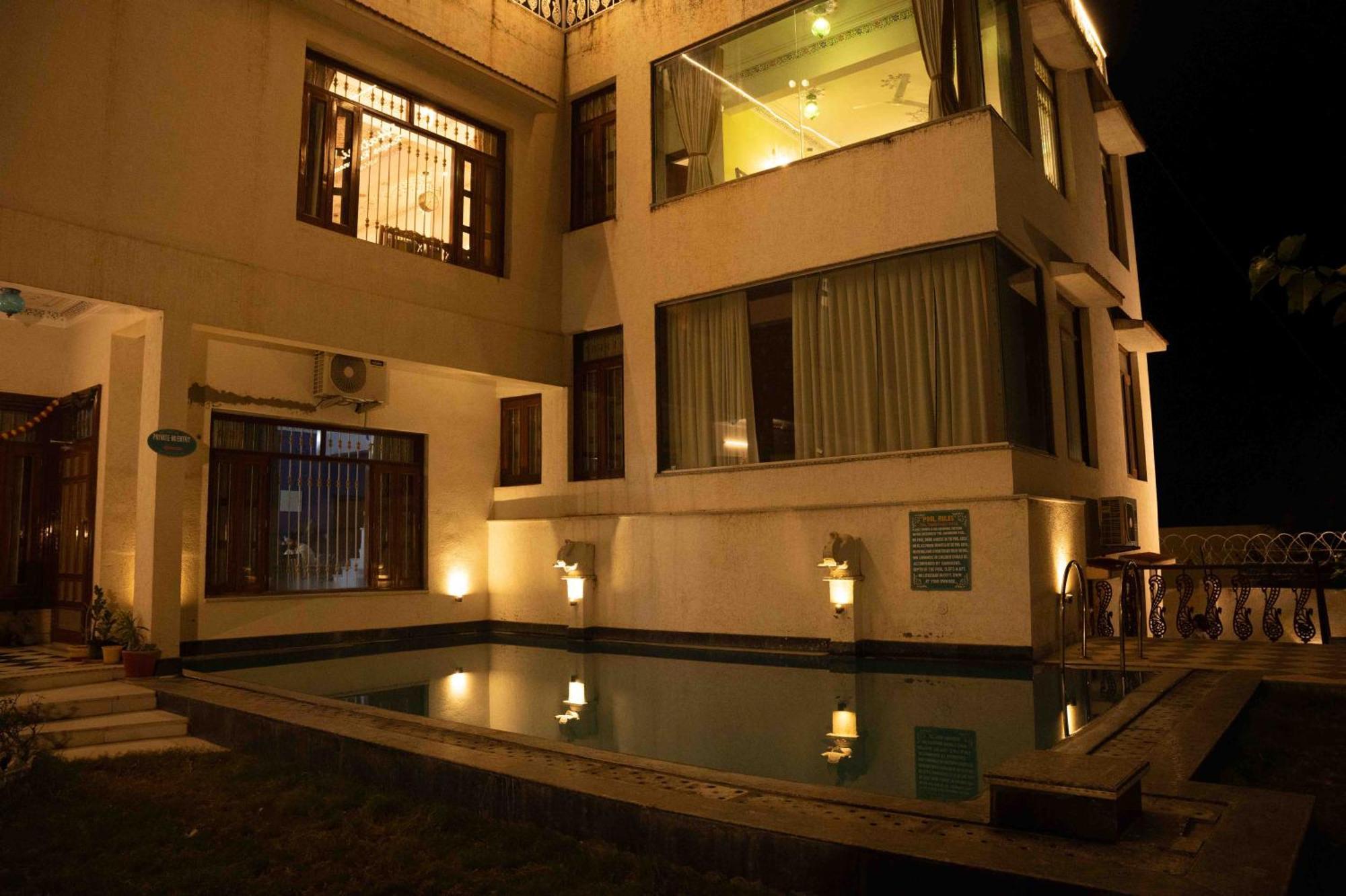 Hotel Karohi Villa Ουνταϊπούρ Εξωτερικό φωτογραφία