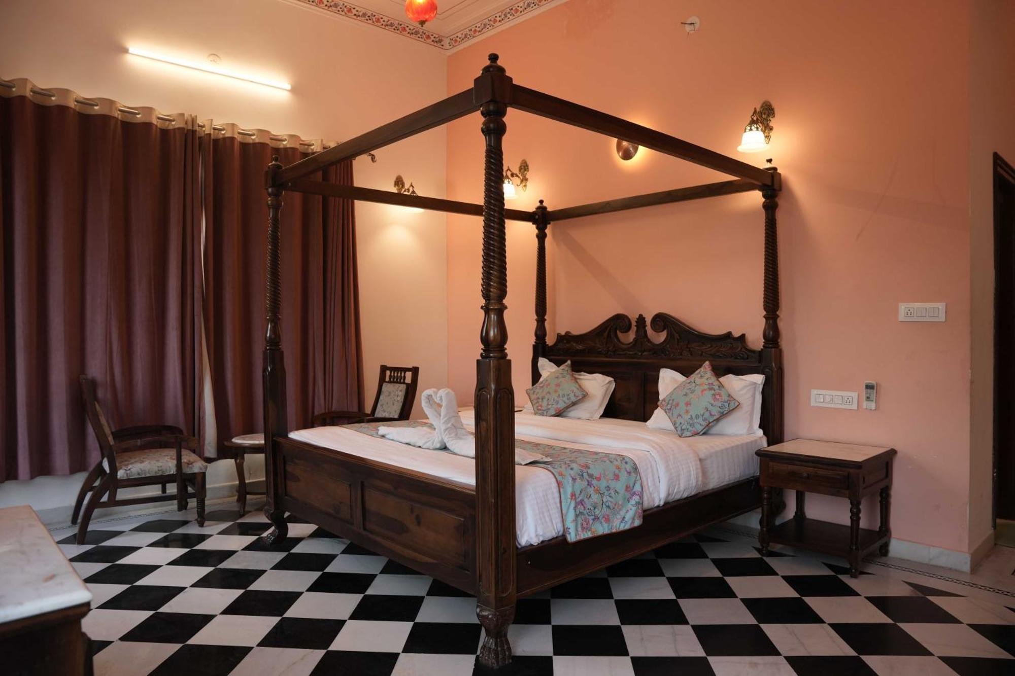 Hotel Karohi Villa Ουνταϊπούρ Εξωτερικό φωτογραφία