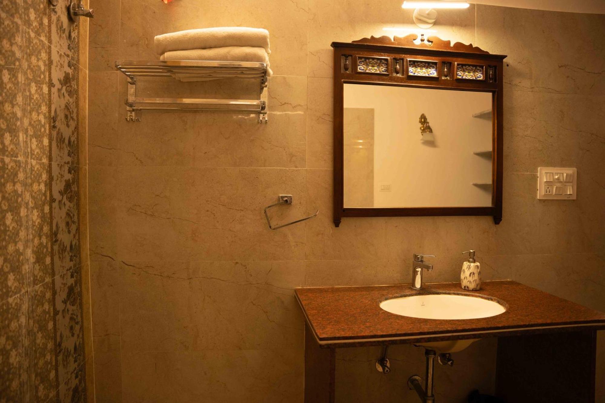Hotel Karohi Villa Ουνταϊπούρ Εξωτερικό φωτογραφία